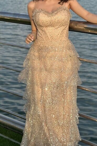 Korsetli ziyafet libasıdır, cəmi 1 dəfə geyinilib. Bu il yüksək lalafo.az -da Korsetli ziyafet libasıdır, cəmi 1 dəfə geyinilib. Bu il yüksək