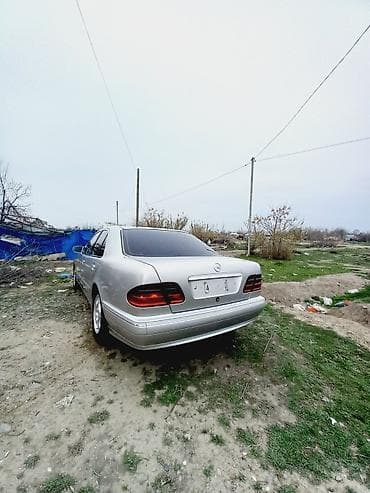 əyləc diski yonan: Mercedes-Benz E‑Class W210 sedan - Kuzov: sedan, gümüşü rəng - — 5