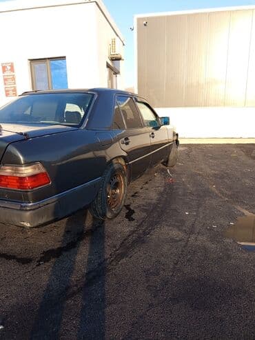 mercedes a160: Mercedes-Benz W124 sedan - Kuzov: 4 qapılı sedan, tünd boz rəng - — 4