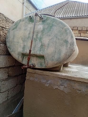 Bağ evi və bağ üçün hərşey: Bak, Plastik, 2000 l l, İşlənmiş — 2