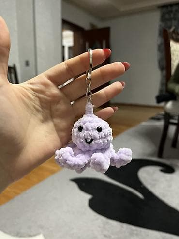 muncuqdan canta: Ametist-bənövşəyi rəngdə toxunma mini oktopod brelok - Material — 2