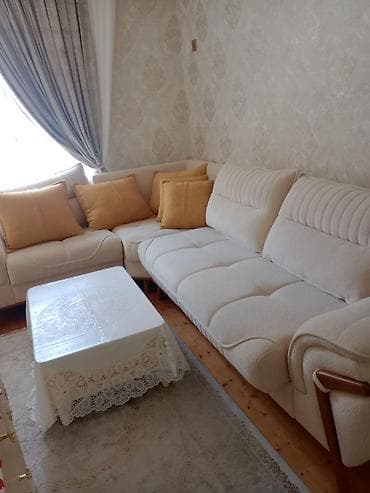 sef asbaz: Qonaq otağı dəsti Tərkib: - Künc divan: krem rəng, yumşaq teksturalı — 1