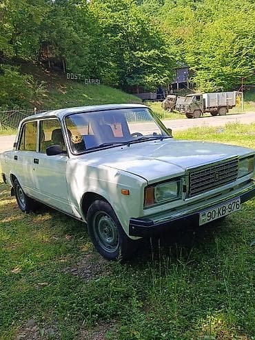 tofaş satış: VAZ 2107 sedan – ağ rəng, 4 qapı, arxaötürücü. Klassik künclü kuzov — 1