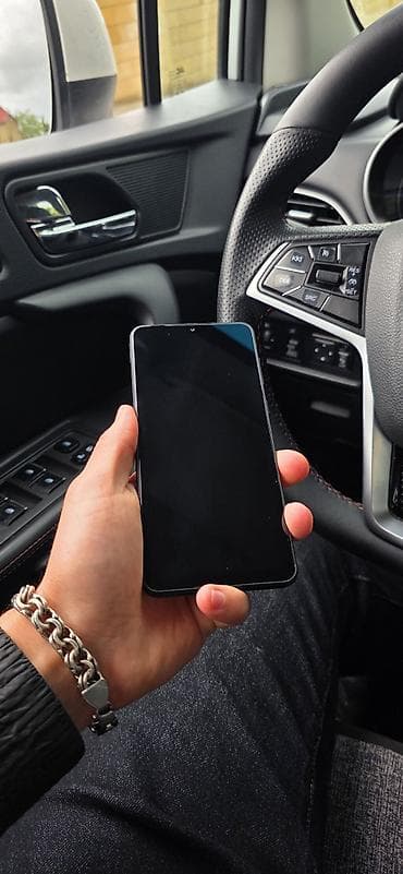 dubay iphone 13: Samsung Galaxy A02 — 2