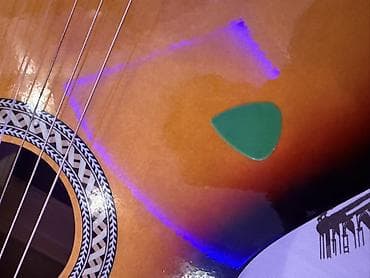 Гитары: Klassik (ispan tipli) akustik gitar - Korpus: tam ölçülü klassik — 5