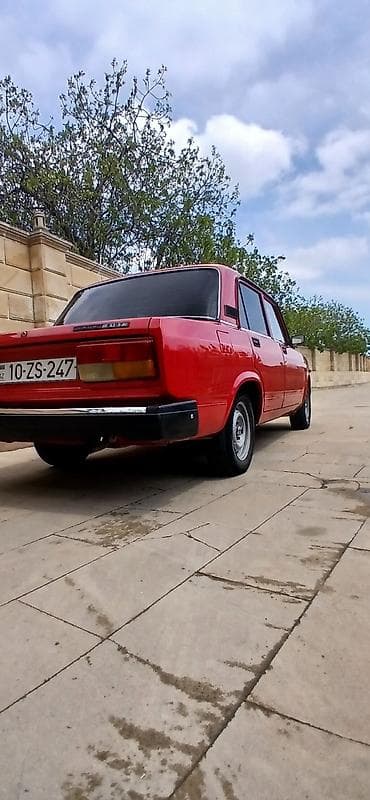 sprinter satisi: VAZ 2107, qırmızı sedan - Kuzov: klassik “yeddi” dizaynı, qırmızı — 2
