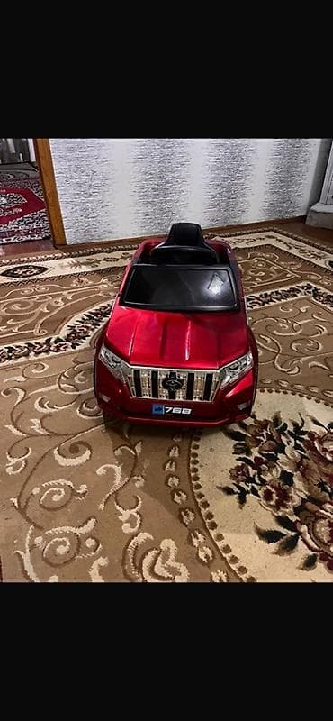 sukan oyunu: Uşaqlar üçün elektrikli miniatür maşın – qırmızı rəngdə — 2