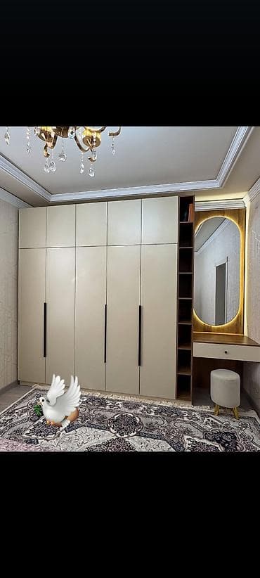 Mebel dəsti – quraşdırılan gardırob və makiyaj/iş guşəsi - Divar lalafo.az -da Mebel dəsti – quraşdırılan gardırob və makiyaj/iş guşəsi - Divar