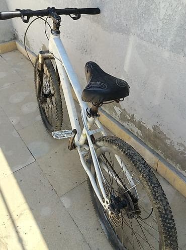 cube velo: Velosiped – dağ/trek tipli, 26" təkərli Xüsusiyyətlər: - Çərçivə — 5
