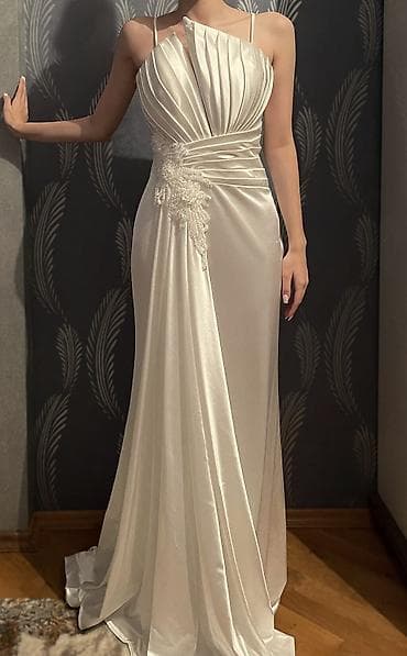 1 defe evde nişana geyilib. Daha sonra quru təmizləməyə verilib lalafo.az -da 1 defe evde nişana geyilib. Daha sonra quru təmizləməyə verilib