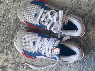 ağ uşaq krosovkaları: Puma 34,5 ölçü uşaq idman ayaqqabısı — 2