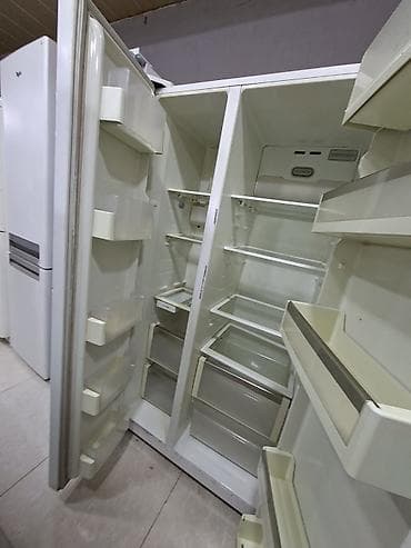 Side-by-Side tipli ikiqapılı soyuducu - Ağ korpus, yan-yana yerləşən