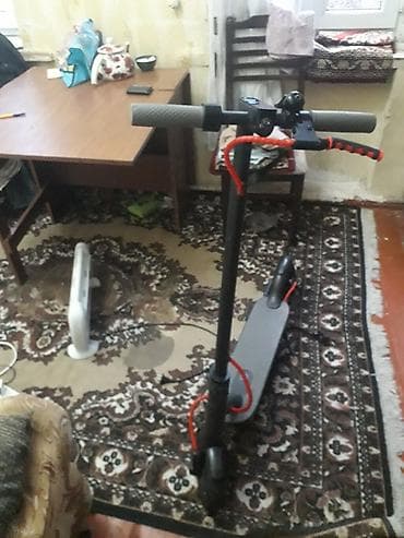 İşlənmiş Elektrik samokat 8", 351 - 500 Vt, 26 - 35 km/s, Rayonlara çatdırılma, Ünvandan götürmə