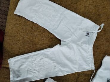 Cudo paltari usaq ucun. Ustunde 40 razmer yazilib. Teze qalib, cox az