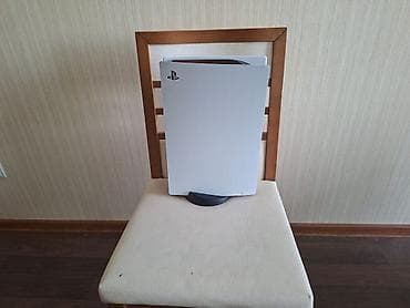 ps3 hard disk: Sony PlayStation 5 diskli versiya. Əla vəziyyetde. 2 eded dir. Evde — 5