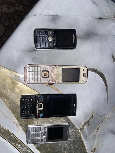 Kolleksiya üçün köhnə düyməli telefonlar Sony ericsson k750 batareyasi