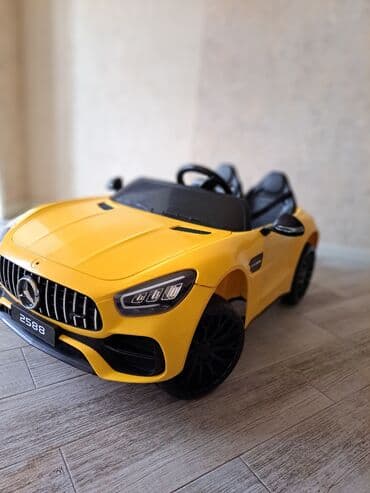 Uşaq üçün elektrikli ride-on avtomobil – sarı rəngdə sport kabriolet