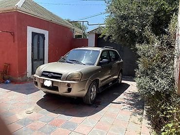 07 salon: Hyundai Tucson – kompakt krossover Xüsusiyyətlər: - Kuzov: 5 qapılı — 2