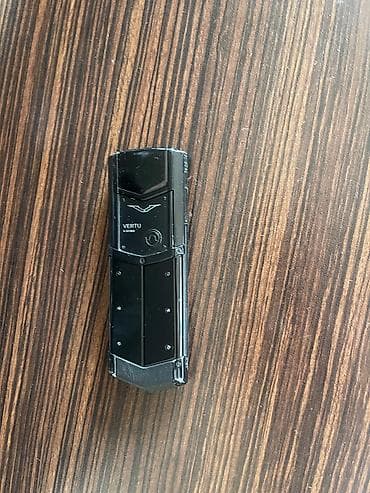 vertular: Vertu 4 GB, rəng - Qara, Düyməli — 2
