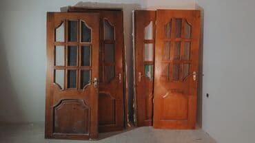 Taxta şüşəli qapılar dəsti 4 ədəd biri 25 manat 90 SM en 205 uzun real