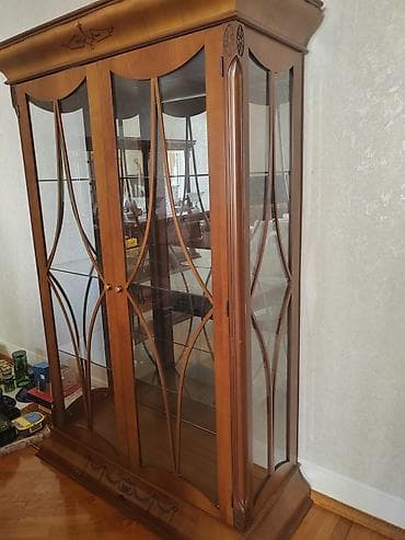Zövqlü vitrin şkaf - Material: massiv ağac karkas, şüşə qapılar və — 5