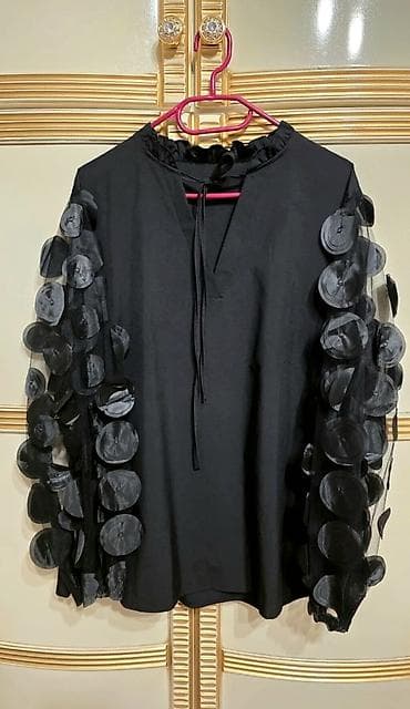 Cemi 2 saat geyinilib.qollari bezekli tulden. hezi ehmedli metro