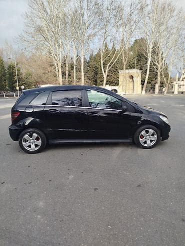 qazel farası: Mercedes-Benz B - klass Motor və korobka əladır.Korobkanı təzə — 6