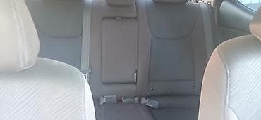 toyota corolla 2007 1.4 diesel: Hyundai Elantra: 1.8 l | 2012 il Sedan — 9