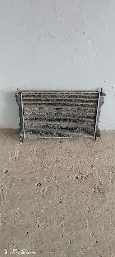 Радиаторы: Ford orijinal radiator (soyutma sistemi üçün) - Marka: Ford (üst — 1