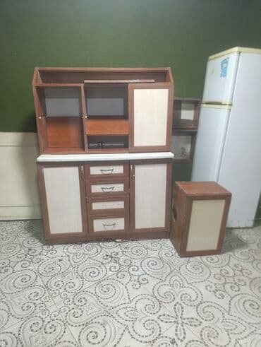 Mətbəx dolabı dəsti - Material: Laminat/taxta kombinasiyası, süni