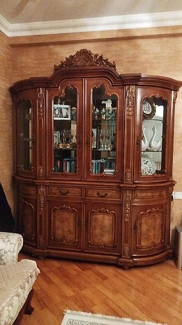 buffet: YENİDİR. az işlənib. Real alıcıya ENDİRİM% OlunaCAQ. Klassik üslubda — 1