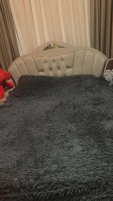 Yataq dəsti – klassik üslubda başlıq və ortopedik döşək - Yataq