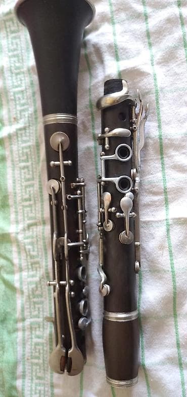 Gitaralar: Klarinet – 2 hissəli korpus və metal mexanizmlər - Alət: Klarinet — 3