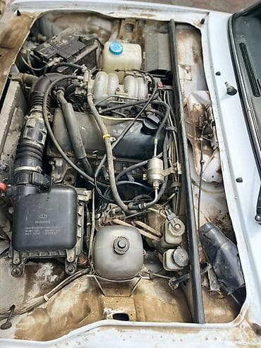 teker 20: VAZ 2107 sedan – klassik ağ rəngdə, 4 qapılı. Xüsusiyyətlər: - Kuzov — 9