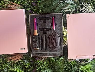 Dyson saç fırçaları və aksessuar dəsti Məzmun: - 1 ədəd geniş əsaslı