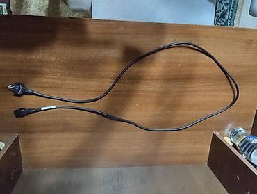 komputer manitoru: Dell LCD monitor - Ekran ölçüsü: təqribən 19" (geniş format — 4