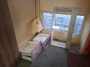 Oğlan və qız üçün, Beşik, Komod