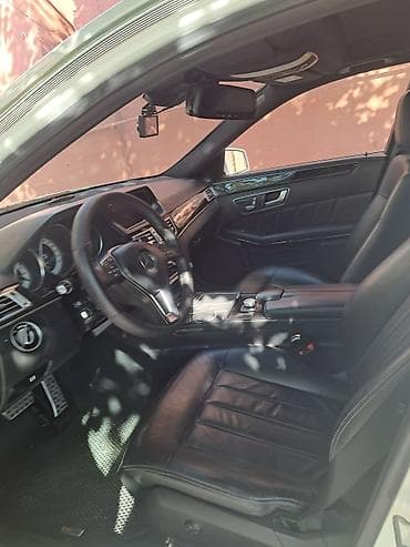 mersedes salonu: Mercedes-Benz E 250: 2.5 l | 2013 il Sedan — 4