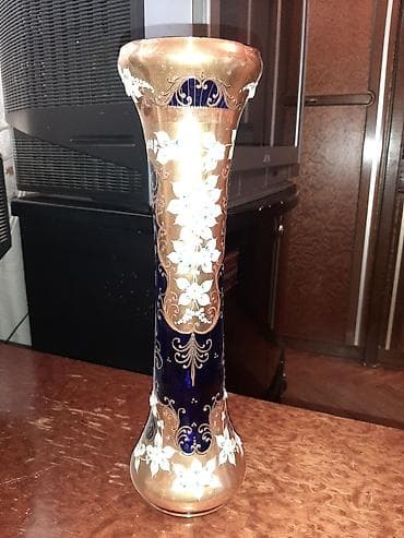 Bagema gül vazası. Qədimi. Qiyməti 60 AZN