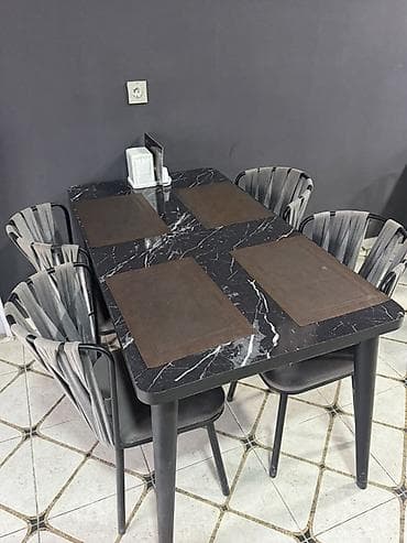 Qonaq otağı üçün, İşlənmiş, Açılmayan, Dördbucaq masa, 4 stul