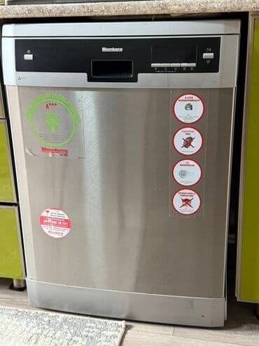 Blomberg qabyuyan maşın – paslanmayan polad gövdə, ön paneldə elektron