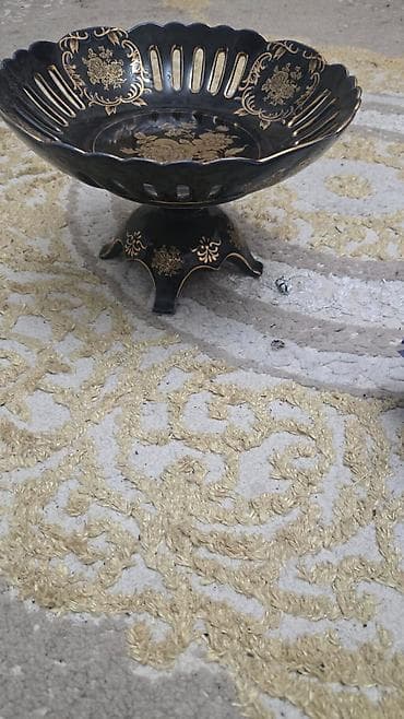 Ev və bağ: Qara rəngli dekorativ meyvə/qənnadı qabı – ayaqlı, güldan formalı - — 1