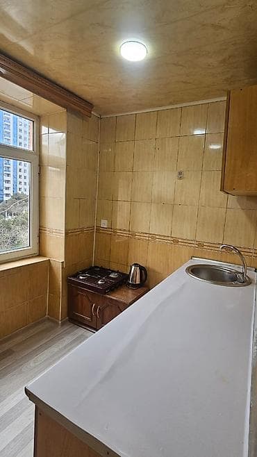 qara qarayev m: 3 otaqlı, Yeni tikili, m. Qara Qarayev, 50 kv. m — 10