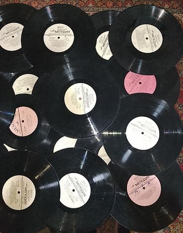 Vinil plastinkalar biri 2 manat — 2