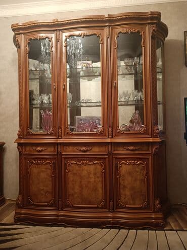 işlenmiş şkaf: İşlənmiş, Qorka, Malayziya — 1