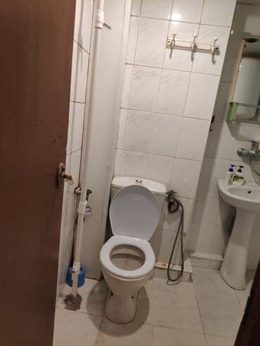 6 cı mikrorayon sumqayıt: Kirayə verilən 1 otaqlı mənzil. Xətai rayonu Gəncə prospekti (Vunq-Tau — 10