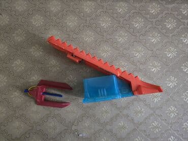 Məktəb çantaları: Hotwheels suda rəngi dəyişən maşınlar üçün yol 30 manata almışam 5 — 1