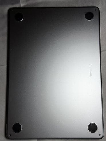 nexus netbuk: MacBook Air M3 (8GB RAM / 512GB SSD) satılır. Rəng: Space Grey (barmaq — 2