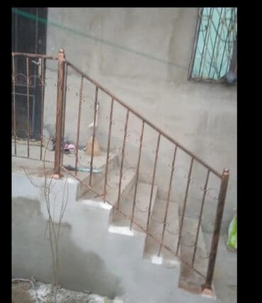 demir pillekenler: Dəmir məhəccər müxtəlif dizayn və rənglərdə mövcuddur. Bu məhəccərlər — 2