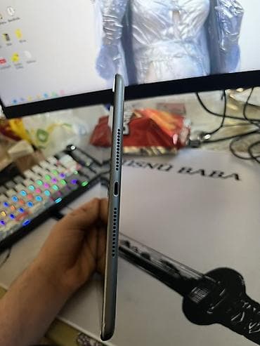 dubai iphone 14 pro: İşlənmiş Apple iPad 9 (2021), 10,2", 64 GB — 4